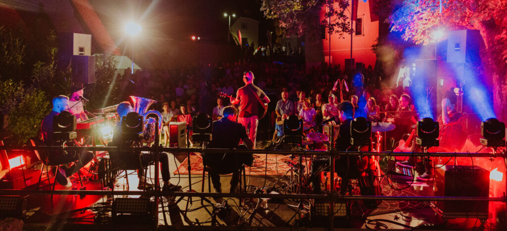 Festival Novomeško poletje - koncertni oder