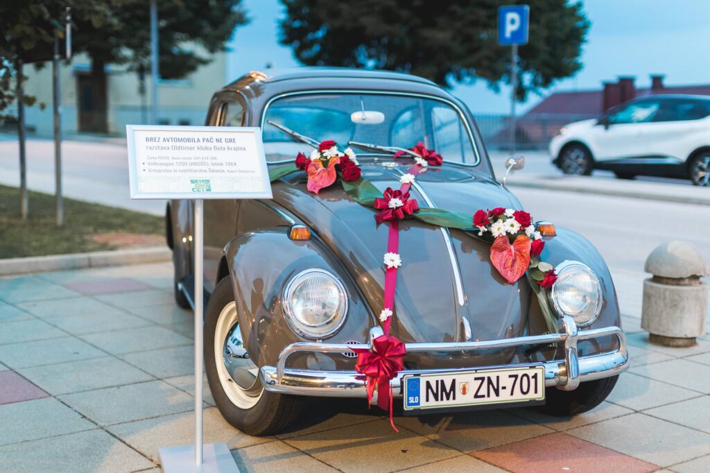 Semiška ohcet -Volkswagen hrošč za poroko - Sem'ška ohcet